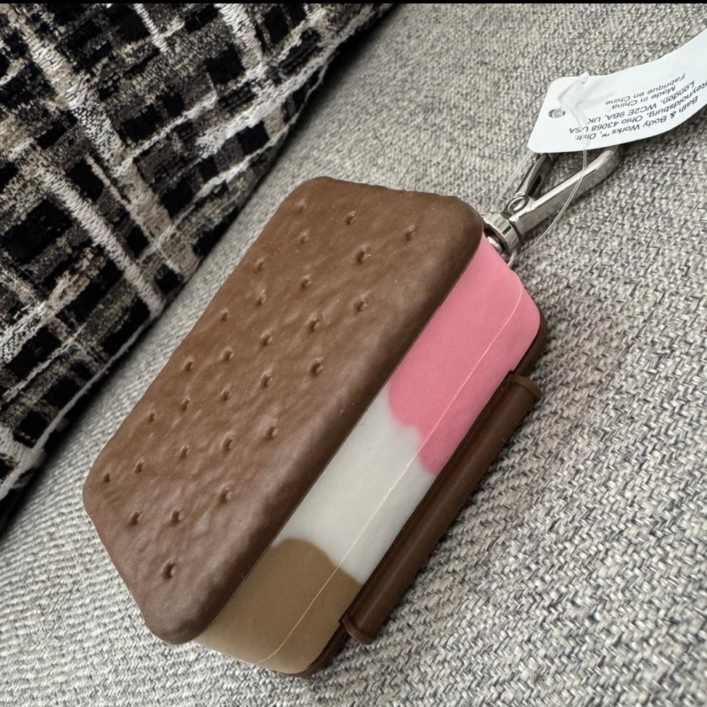 Ice Cream Bath and Body Works hand sanitizer holder